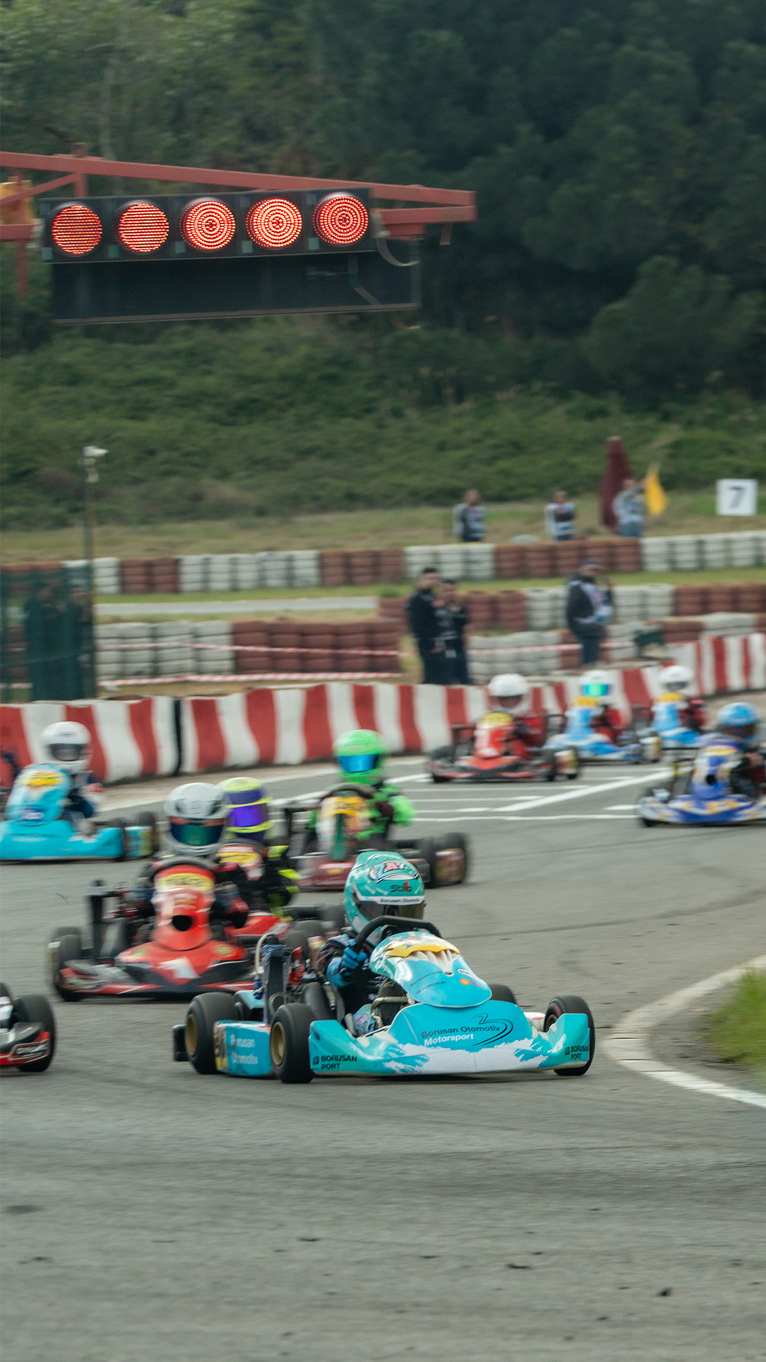 Zayn Sofuoğlu Türkiye karting sezonunda start ışıkları altında